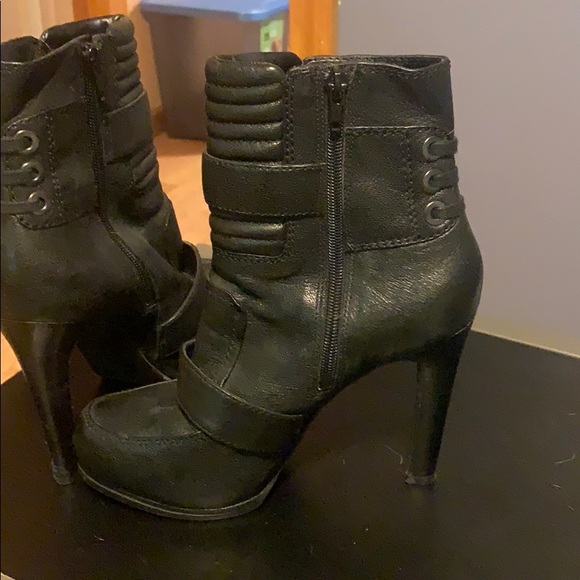 Black boot - Picture 3 of 3